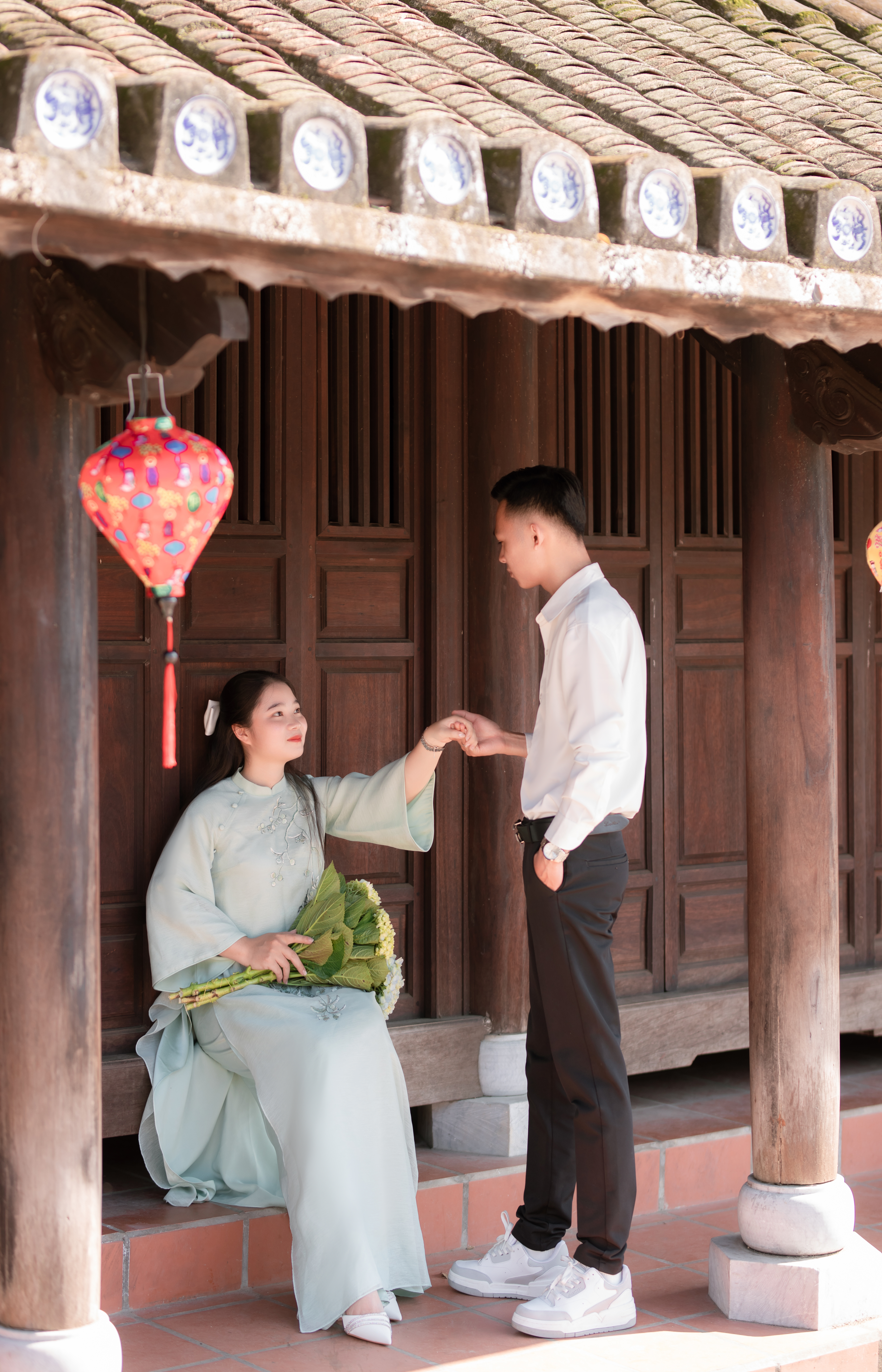 Fireworks lighting up the night sky
